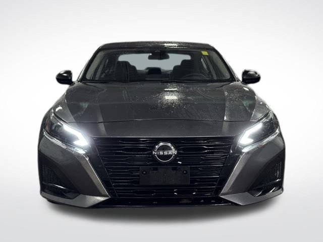 Used 2024 Nissan Altima 2.5 SV image 3