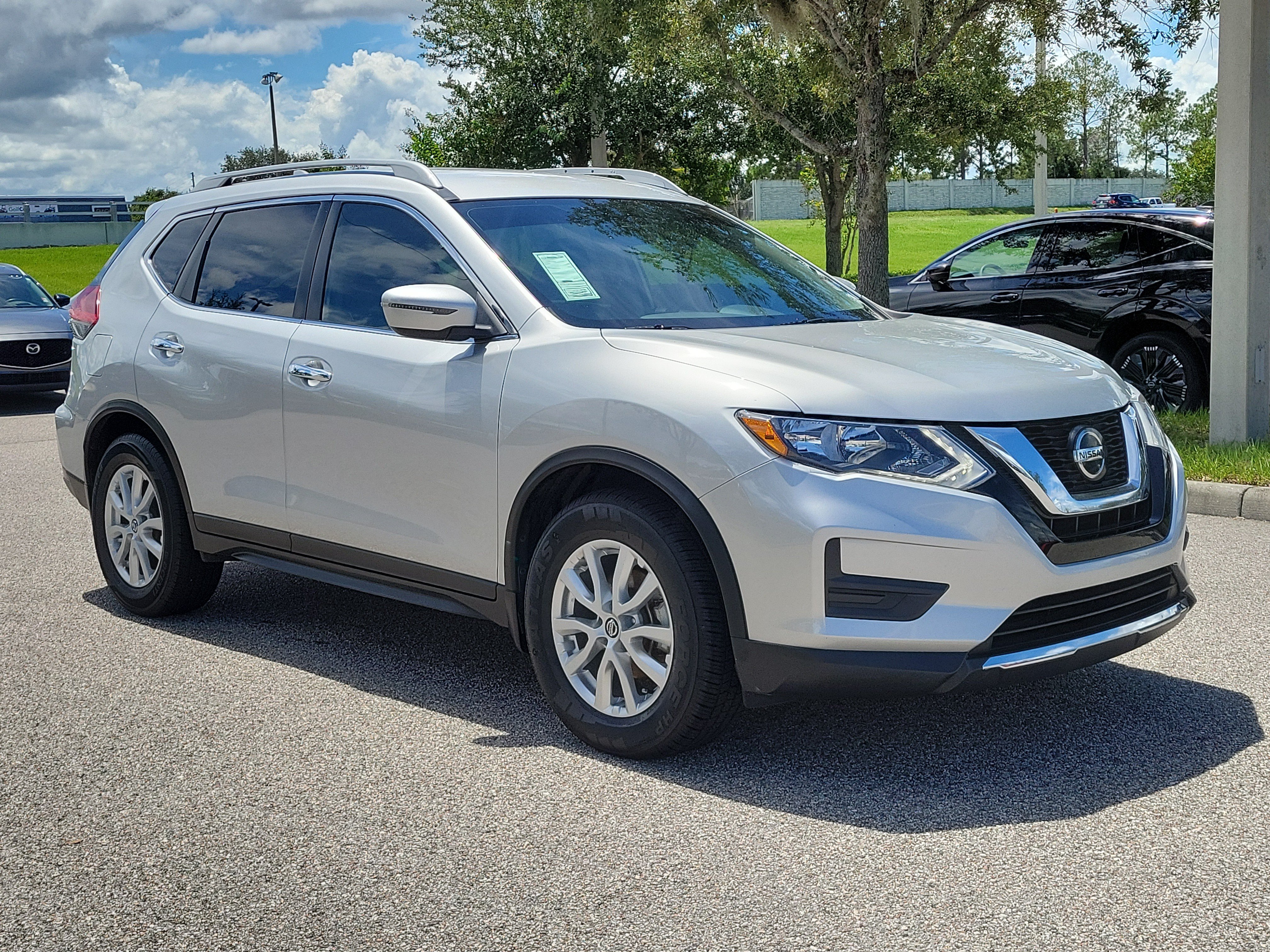 Certified 2020 Nissan Rogue SV FWD image 3