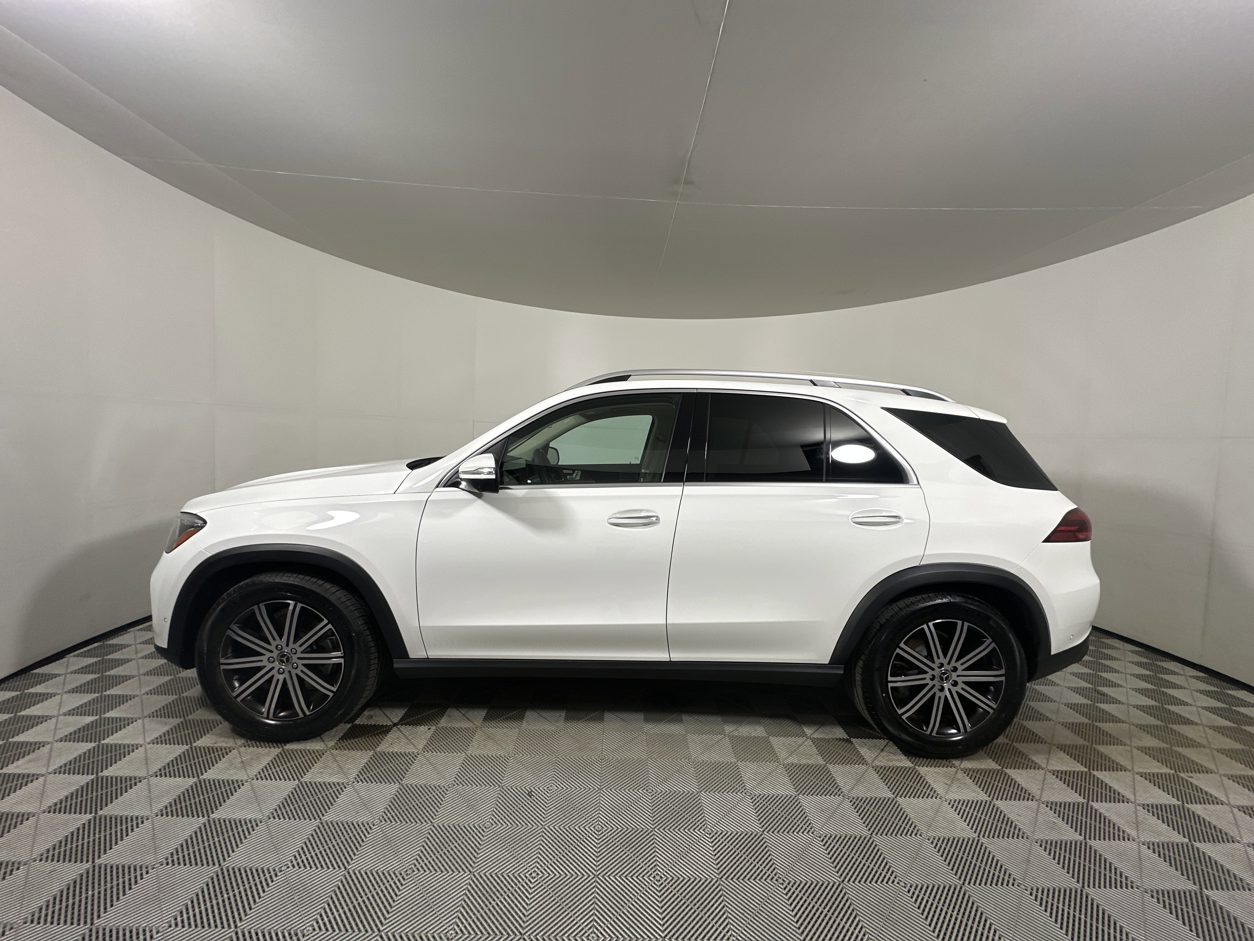Used 2026 Mercedes-Benz GLE 350 4MATIC image 4