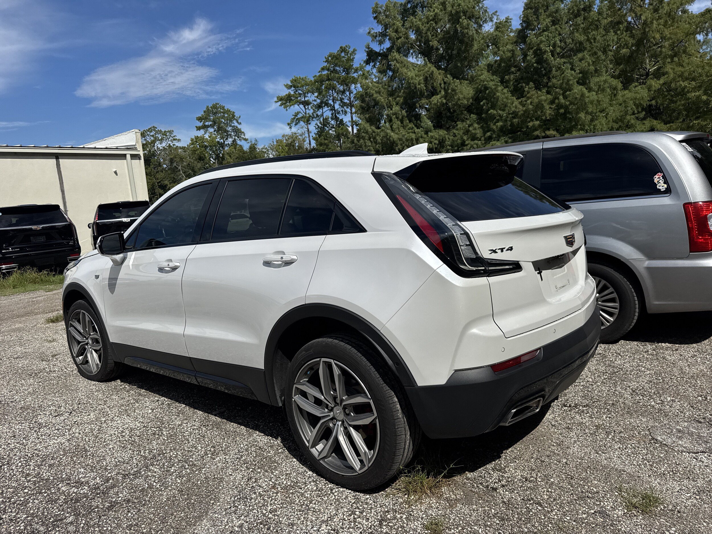 Used 2021 Cadillac XT4 Sport w/ Enhanced Visibility Package FWD image 2