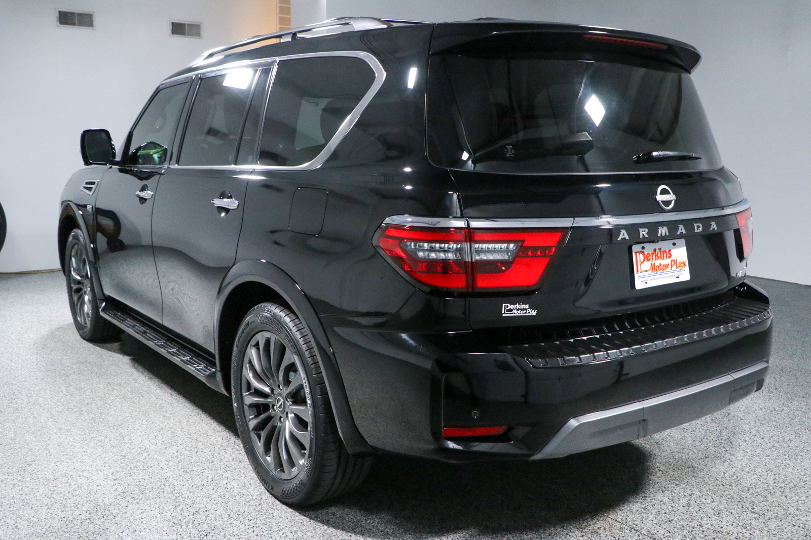 Used 2021 Nissan Armada Platinum w/ Captain's Chairs Package AWD/4WD image 9