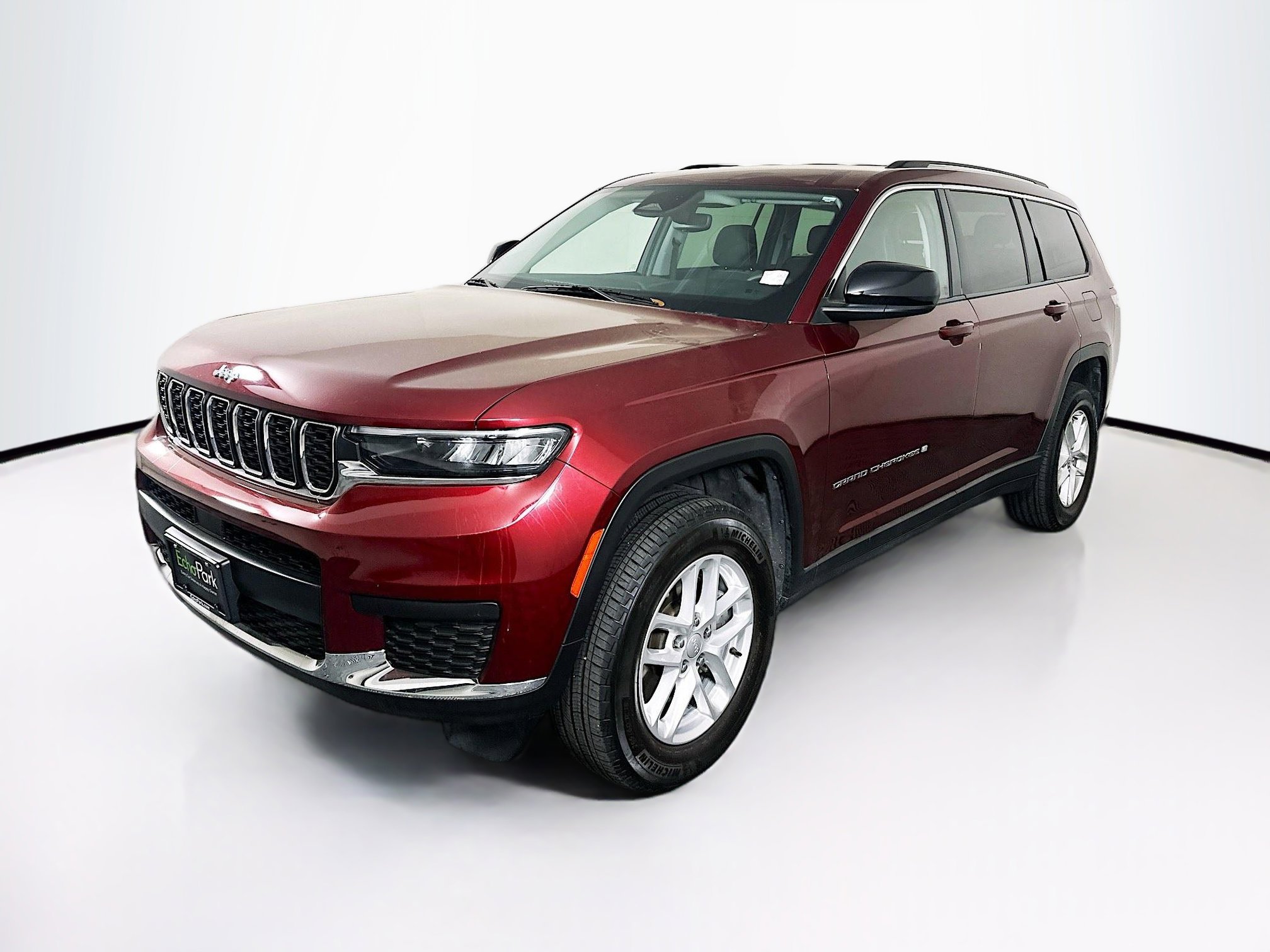 Used 2023 Jeep Grand Cherokee L Laredo AWD/4WD image 3