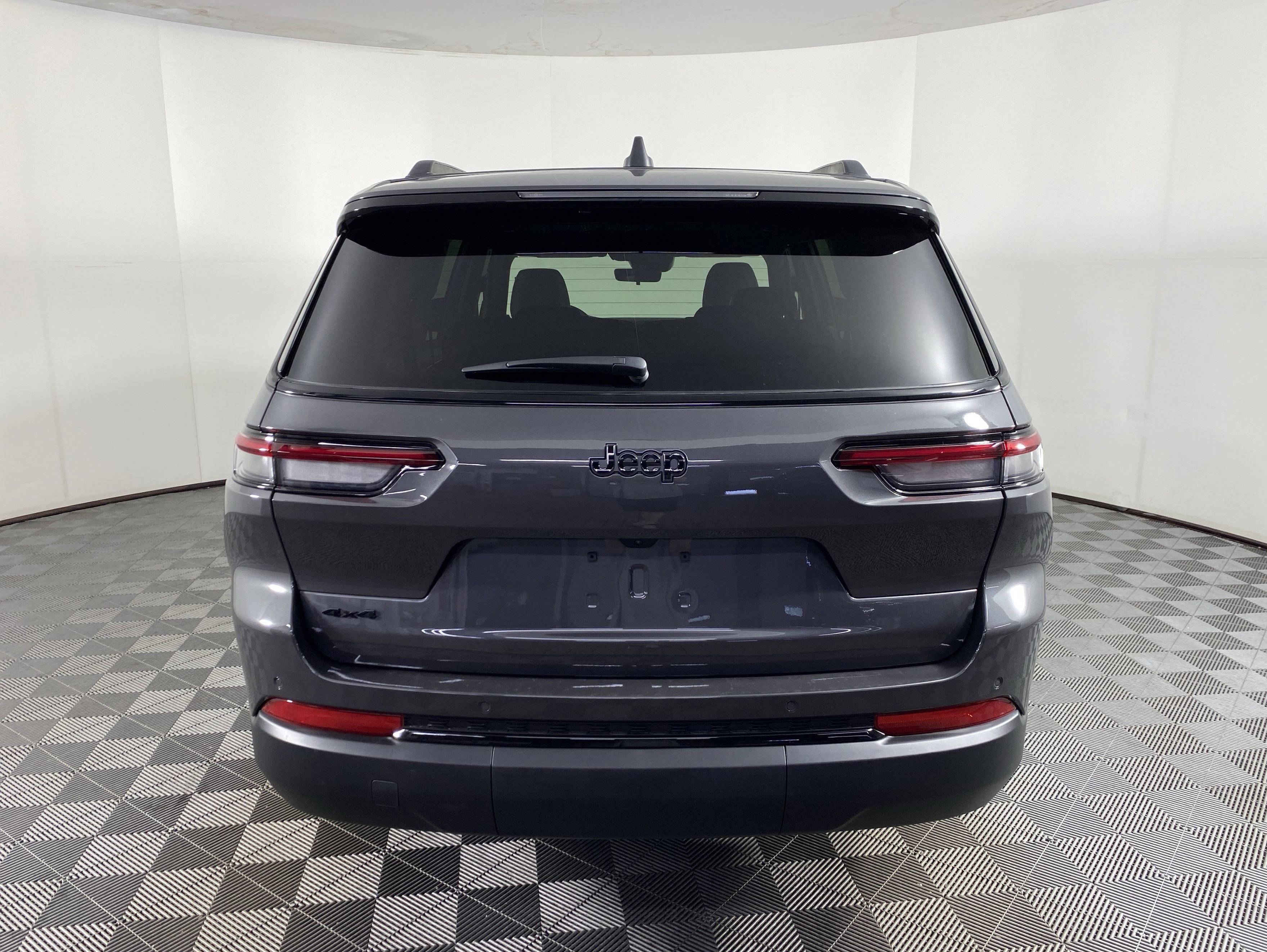 New 2025 Jeep Grand Cherokee L Altitude image 8