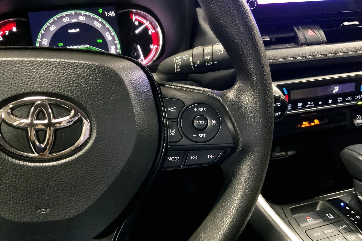 Used 2023 Toyota RAV4 XLE w/ Convenience Package AWD/4WD image 25