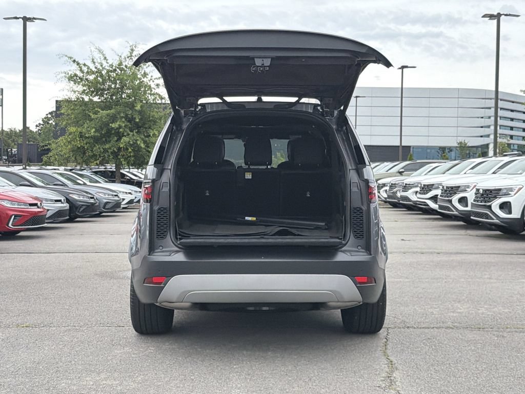 Used 2025 Land Rover Discovery S AWD/4WD image 12