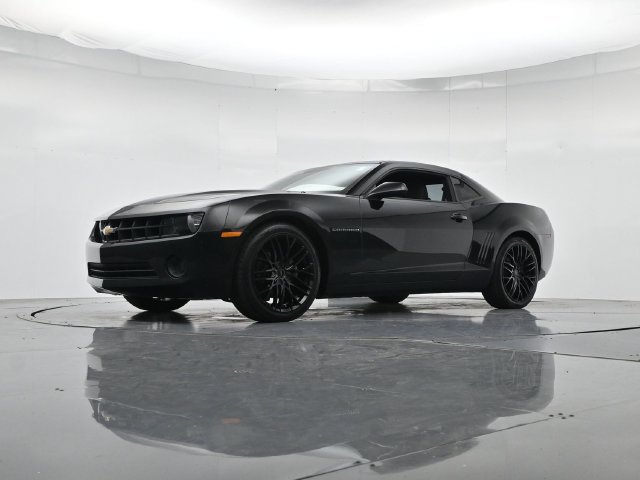 Used 2013 Chevrolet Camaro LS RWD image 36