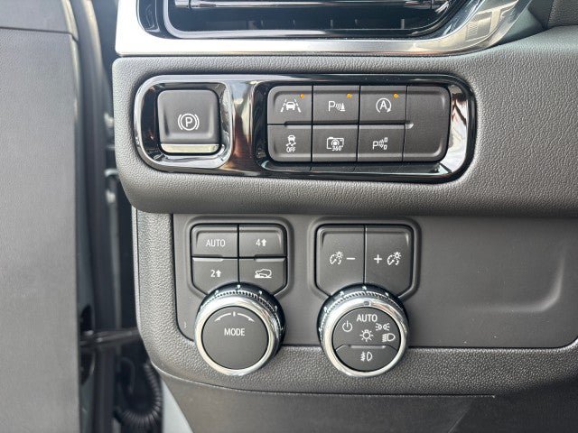 New 2026 GMC Yukon XL Denali AWD/4WD image 16