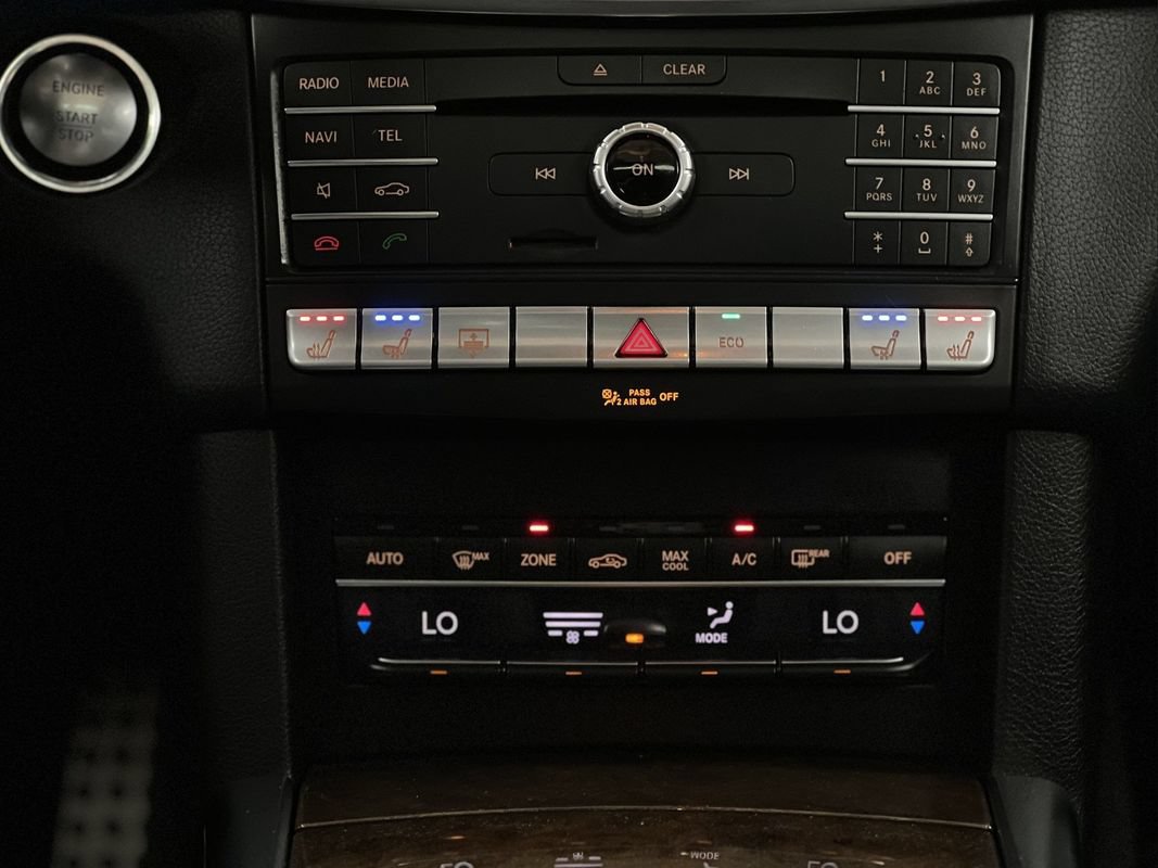Used 2016 Mercedes-Benz E 400 4MATIC Sedan image 35