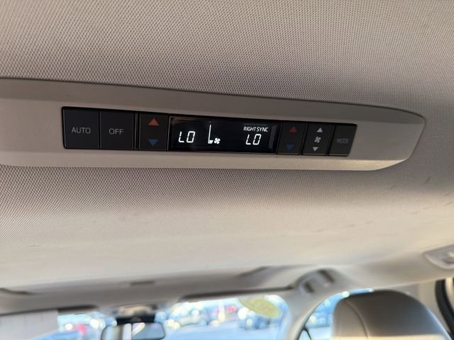 Used 2021 Toyota Sienna XLE w/ XLE Plus Package image 23