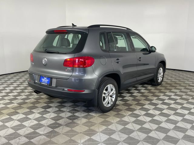 Used 2017 Volkswagen Tiguan S image 16