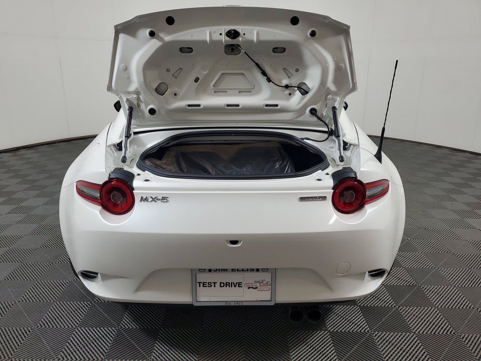 New 2026 MAZDA MX-5 Miata RF Grand Touring RWD image 9