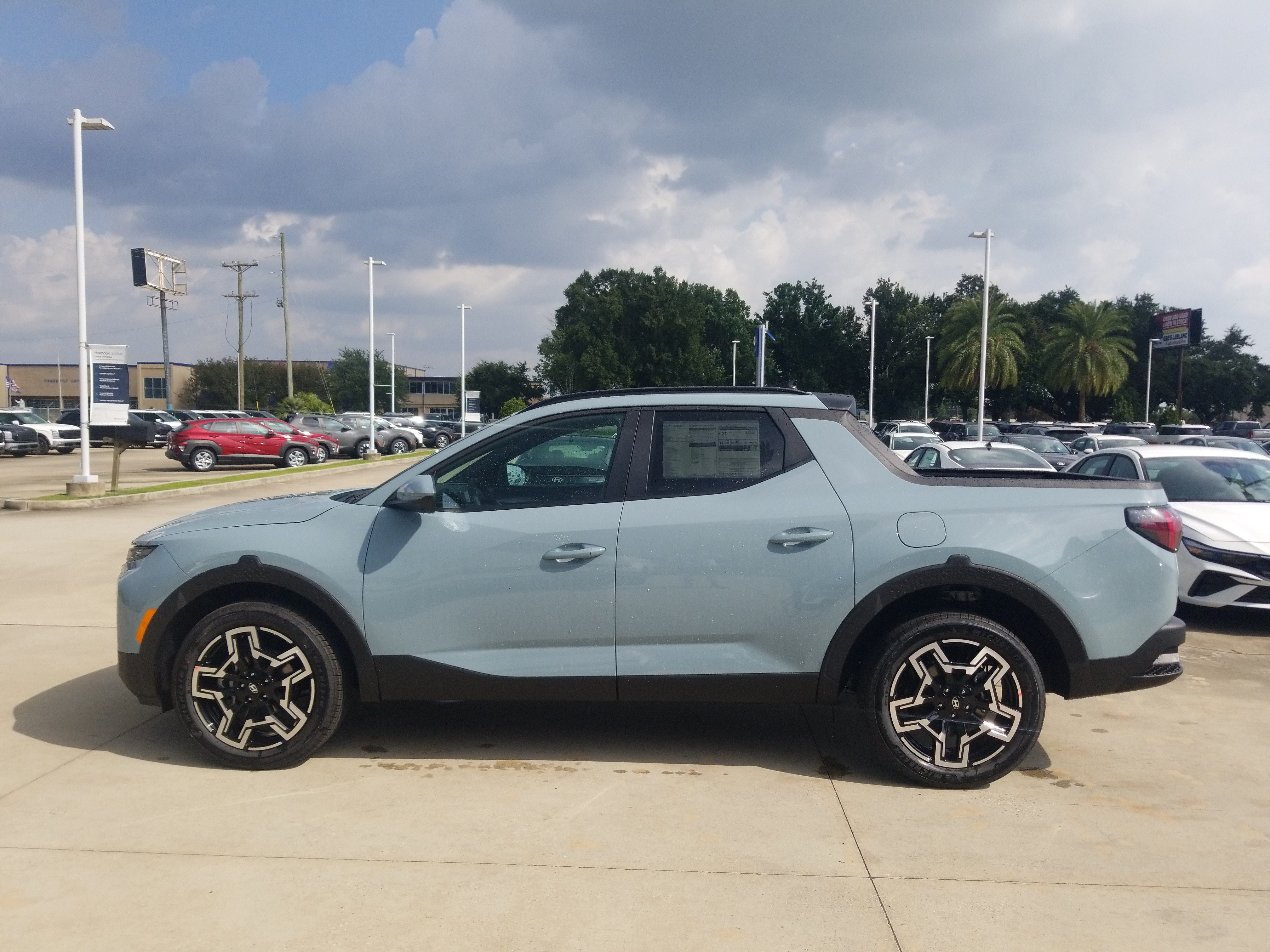 Used 2026 Hyundai Santa Cruz Limited AWD/4WD image 4