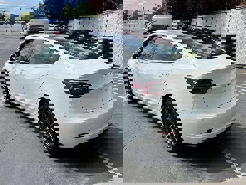 Used 2018 Tesla Model 3 Mid Range RWD image 5