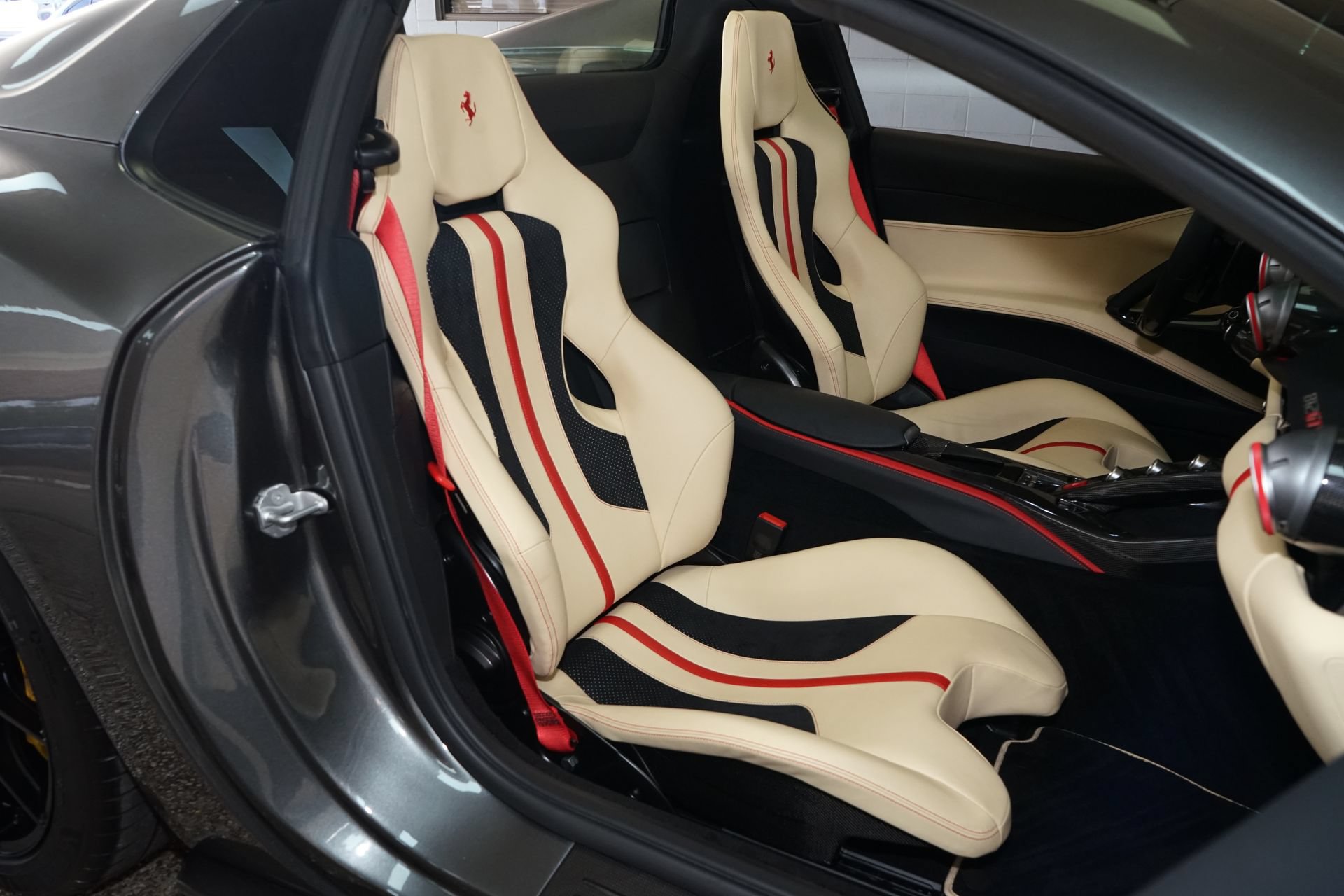 Used 2021 Ferrari 812 GTS RWD image 15