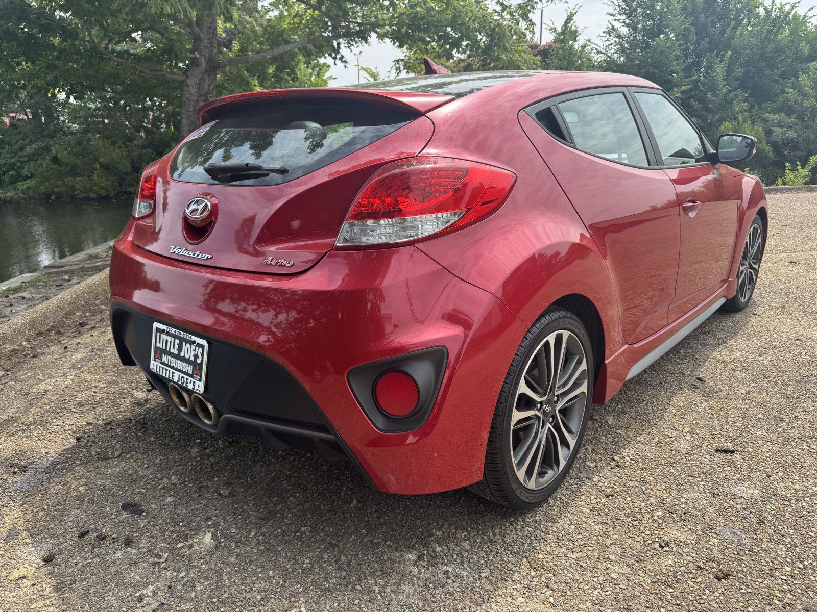 Used 2016 Hyundai Veloster Turbo FWD image 4