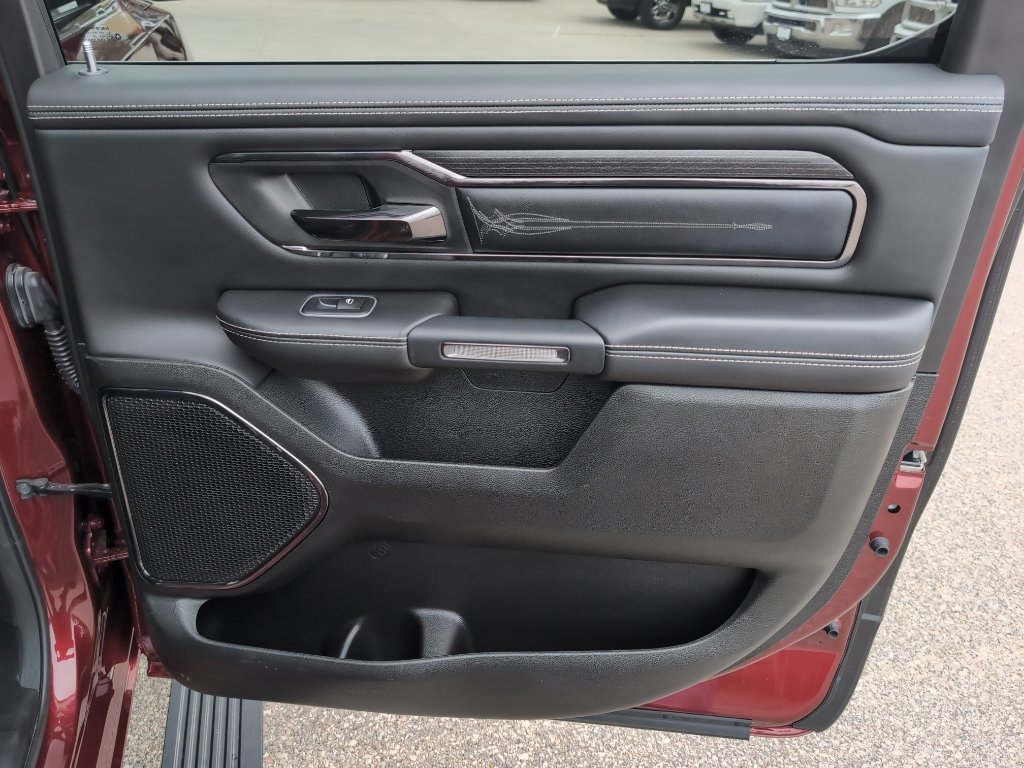 Used 2022 RAM 1500 Limited w/ Body-Colour Bumper Group AWD/4WD image 19