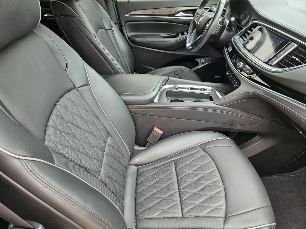 Used 2024 Buick Enclave Avenir w/ Avenir Technology Package AWD/4WD image 15