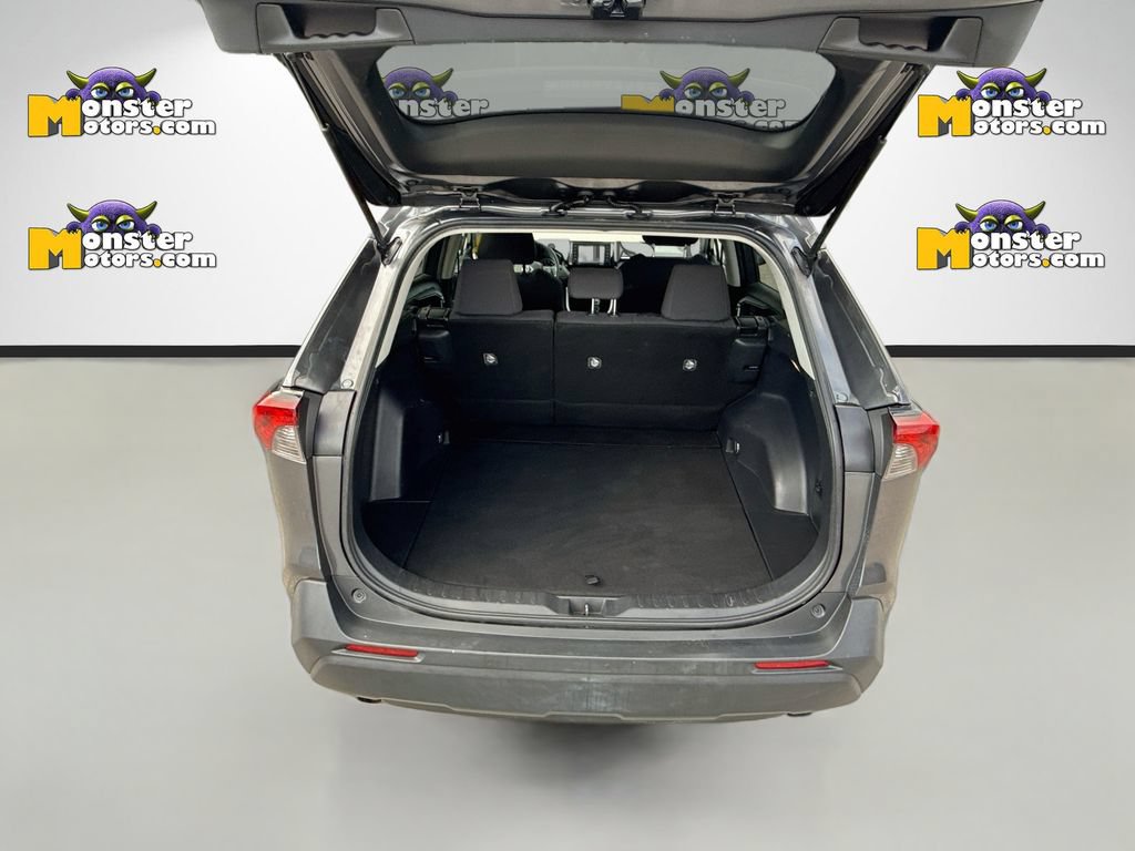 Used 2020 Toyota RAV4 LE w/ Carpet Mat Package FWD image 27