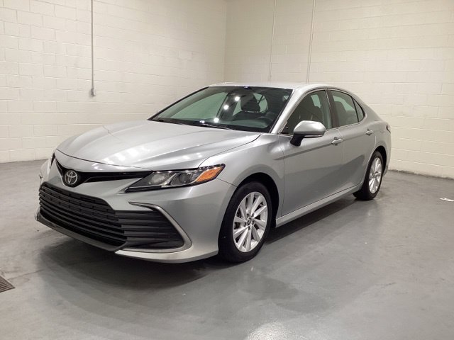 Used 2024 Toyota Camry LE FWD image 3