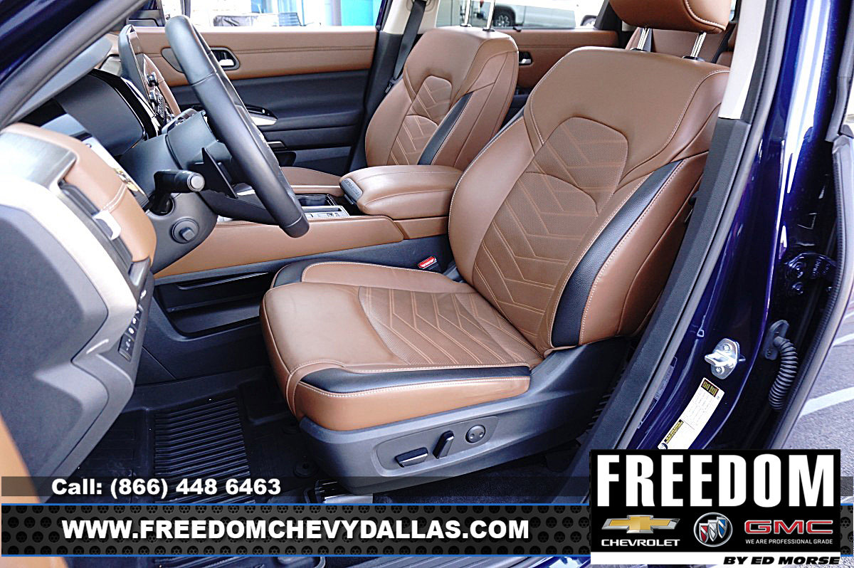 Used 2024 Nissan Pathfinder Platinum w/ Cargo Package image 9