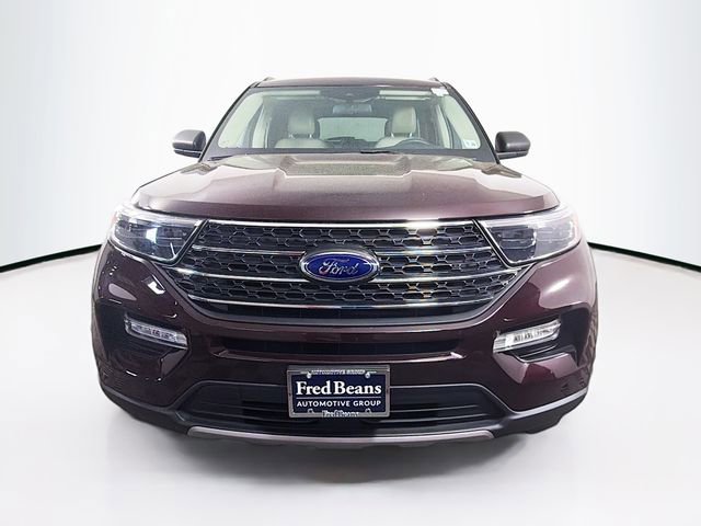 Used 2022 Ford Explorer XLT w/ Equipment Group 202A AWD/4WD image 2