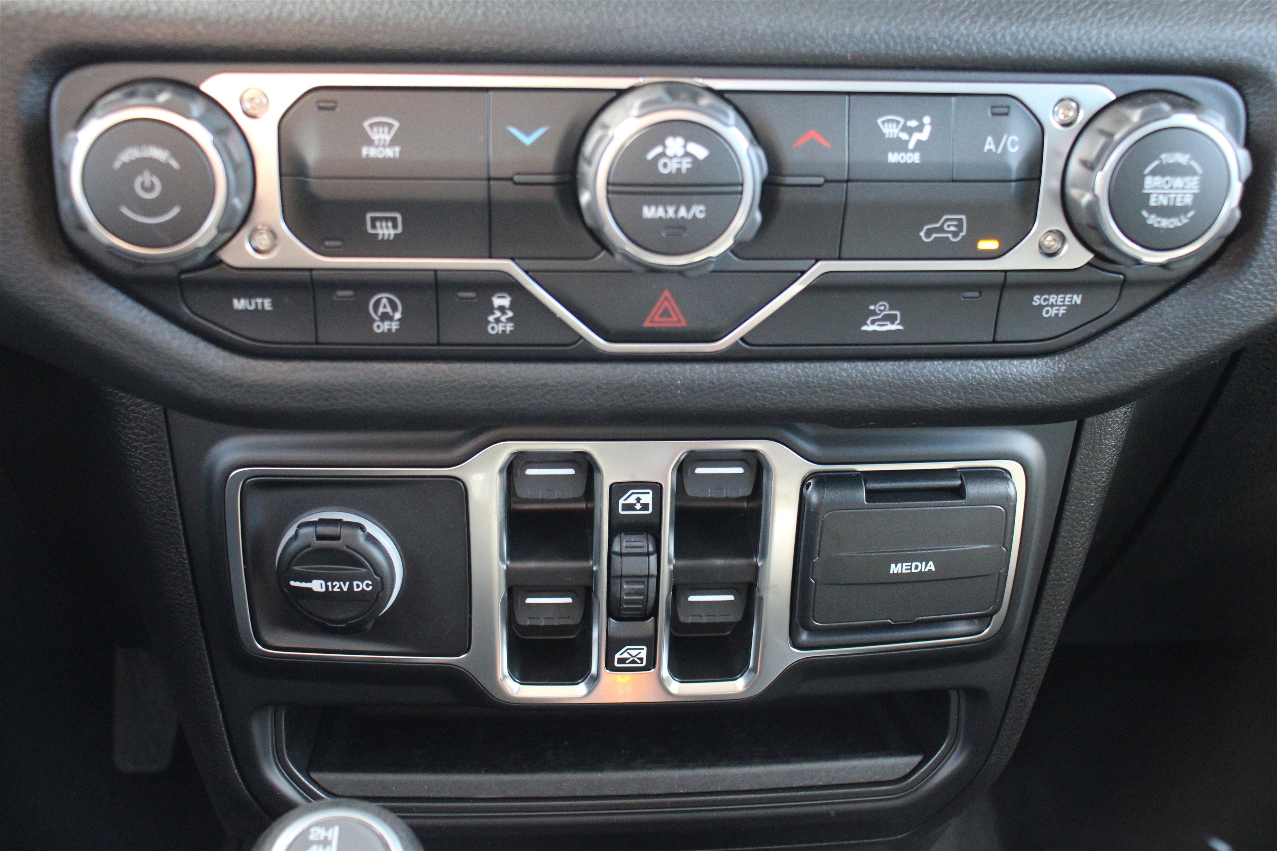 New 2026 Jeep Gladiator Sport image 19