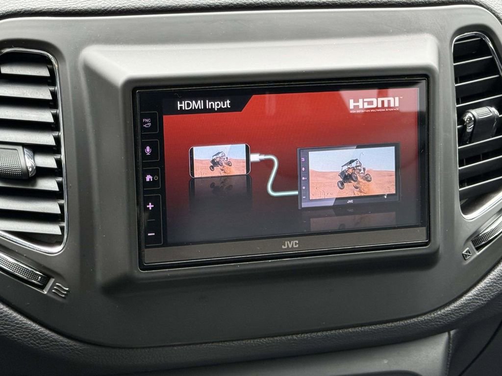 Used 2019 Jeep Compass Latitude image 16