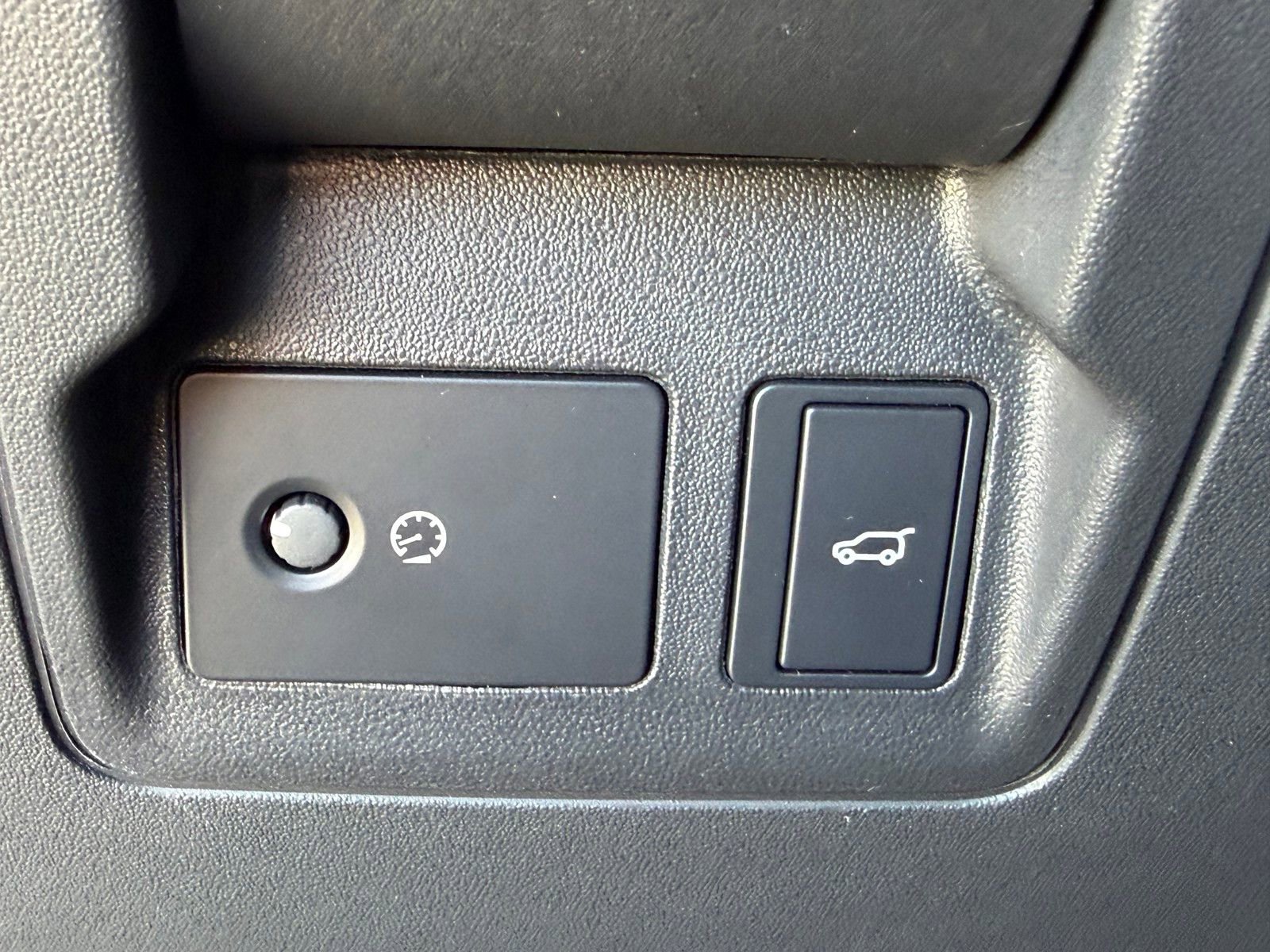 Used 2026 Land Rover Range Rover Velar Dynamic SE image 21