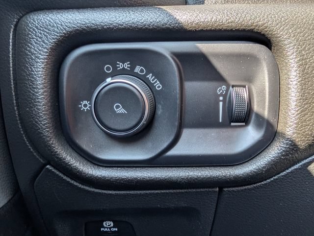 Used 2023 RAM 1500 Big Horn AWD/4WD image 23