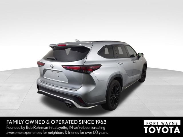 Used 2025 Toyota Highlander XSE AWD/4WD image 7