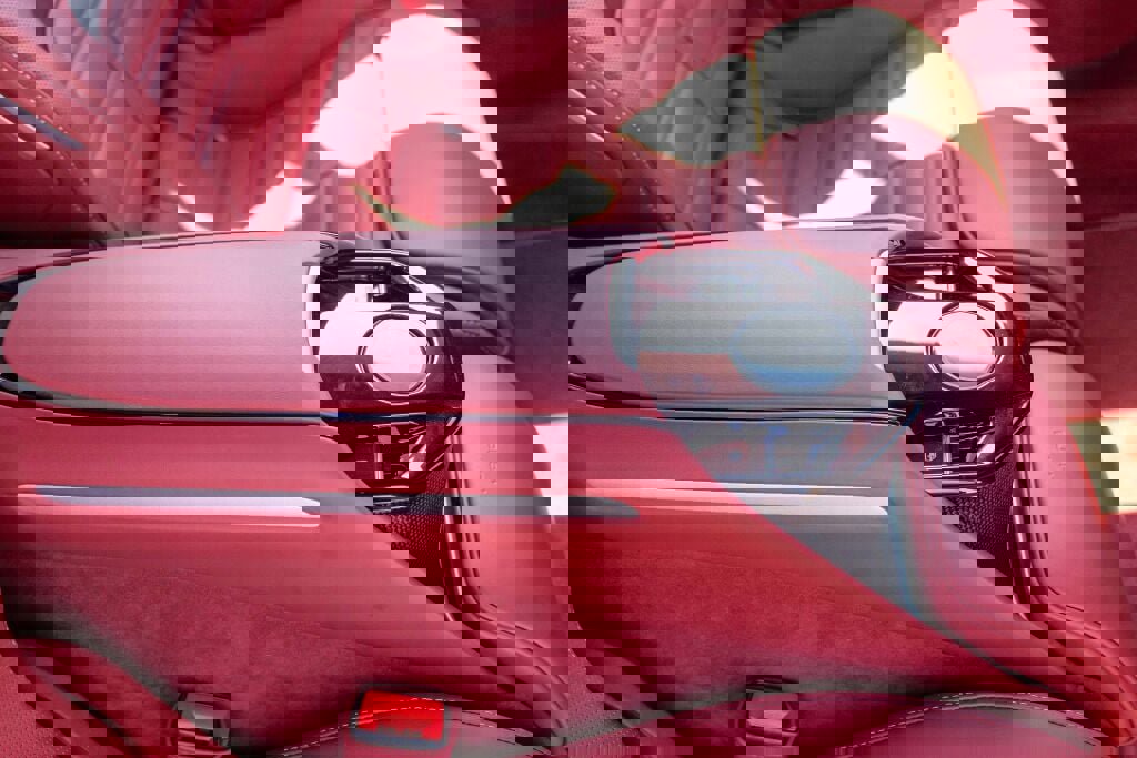 Certified 2025 Ferrari Purosangue image 19