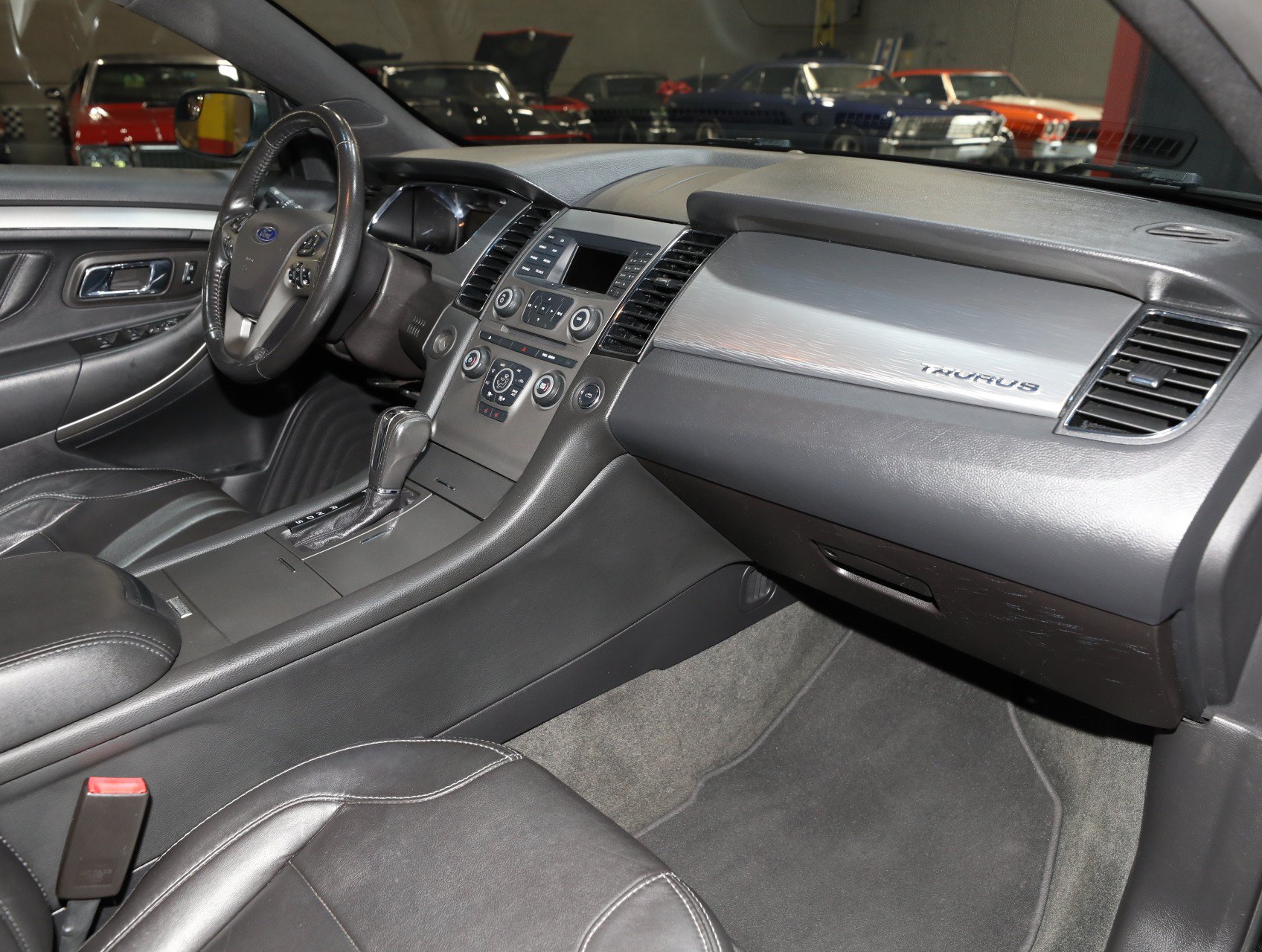 Used 2013 Ford Taurus SEL FWD image 33