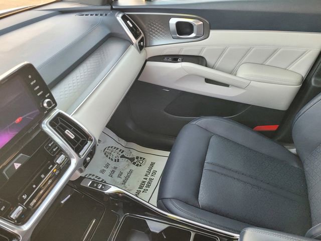 Used 2023 Kia Sorento SX Prestige image 14