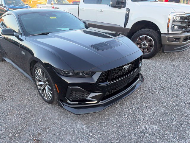 Used 2025 Ford Mustang GT Premium RWD image 2