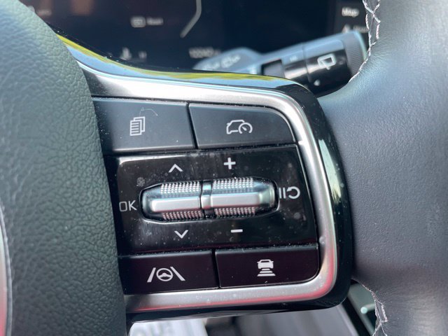 Used 2025 Kia Sorento SX FWD image 16