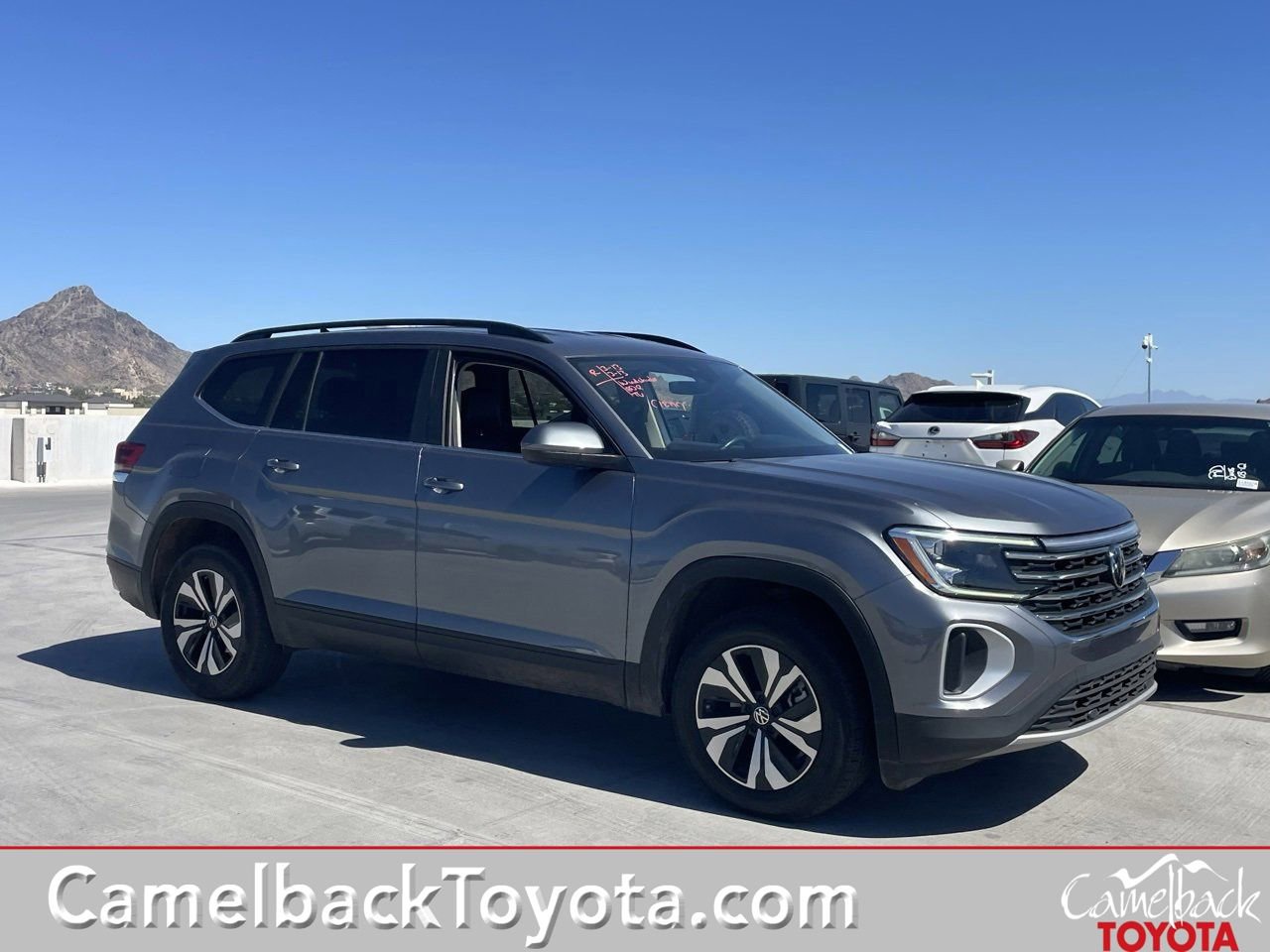 Used 2024 Volkswagen Atlas SE image 1