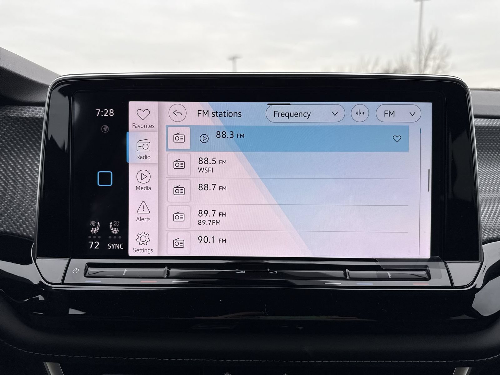 New 2026 Volkswagen Atlas Cross Sport SEL AWD/4WD image 18