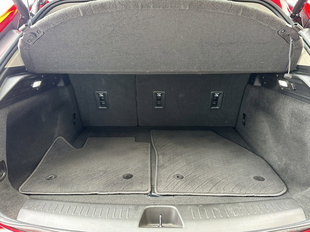 Certified 2023 Cadillac XT4 Luxury w/ Cold Weather Package image 4