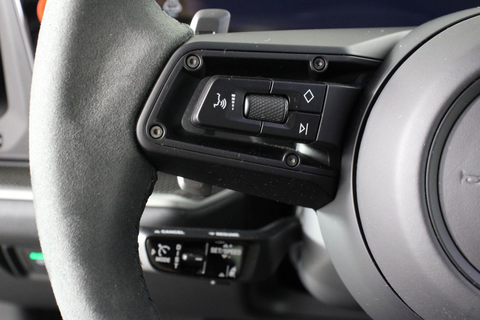 Certified 2025 Porsche Cayenne S image 14