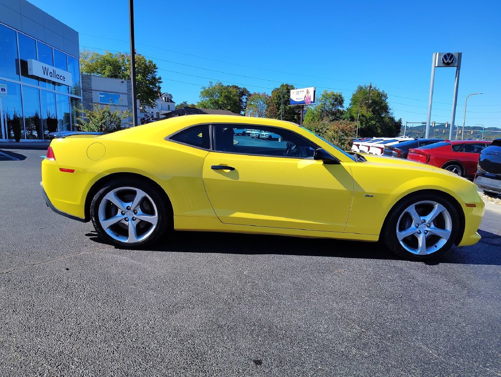 Used 2015 Chevrolet Camaro SS RWD image 4