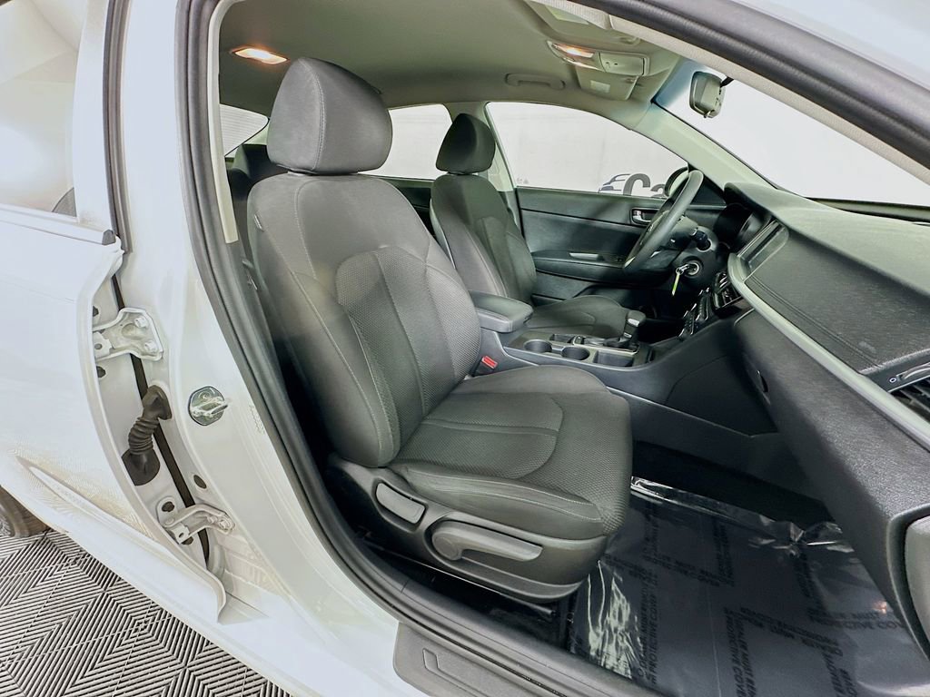 Used 2020 Kia Optima LX image 30