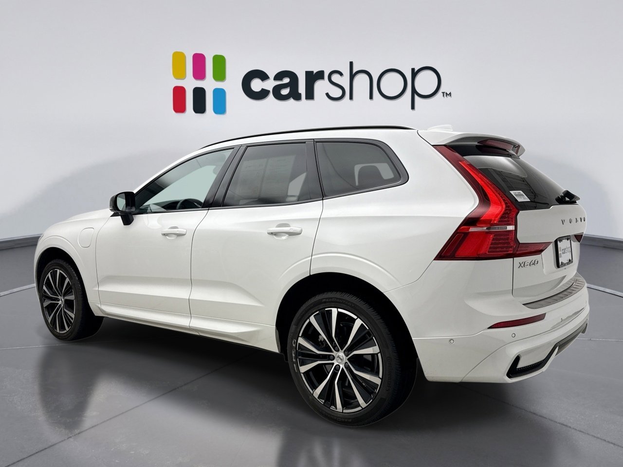 Used 2023 Volvo XC60 T8 Ultimate w/ Climate Package image 3