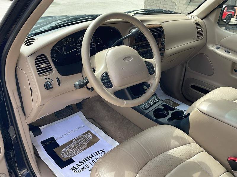 Used 2000 Ford Explorer Limited AWD/4WD image 32