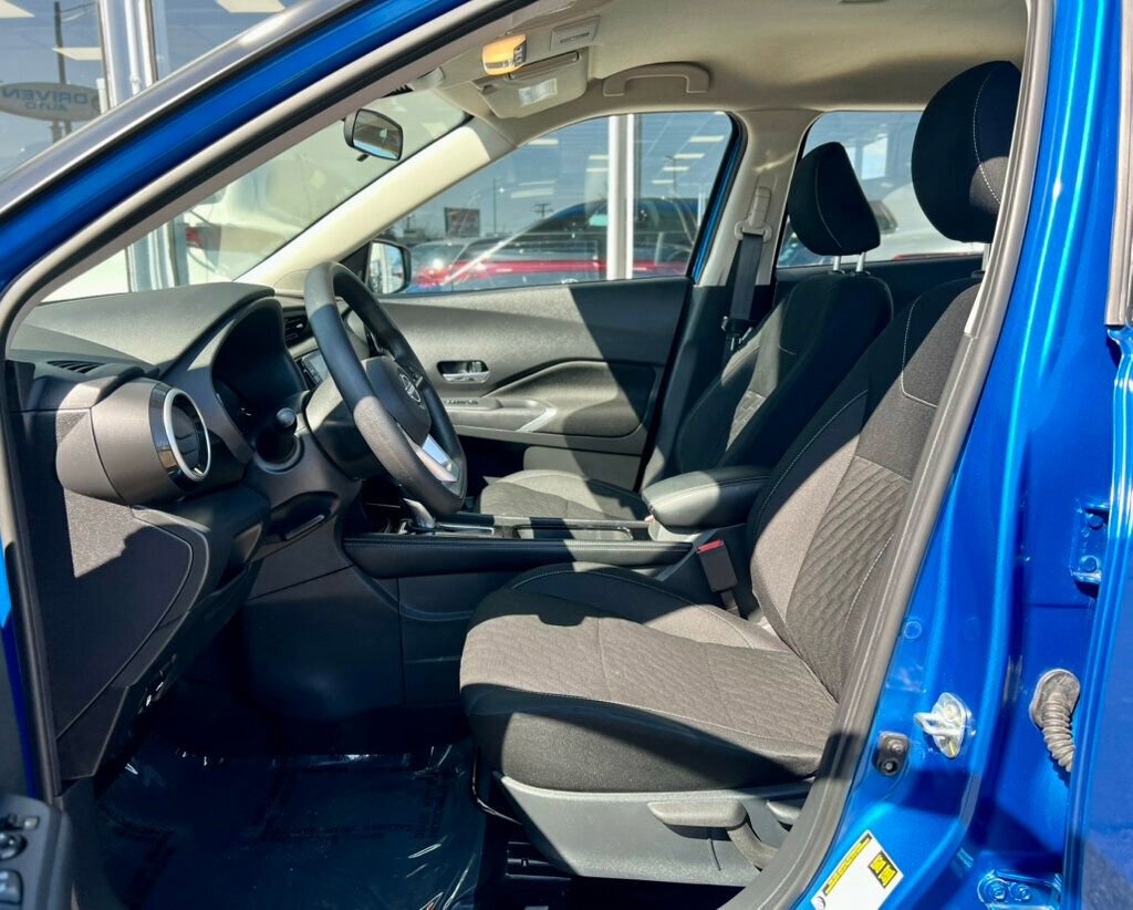 Used 2024 Nissan Kicks SV image 18