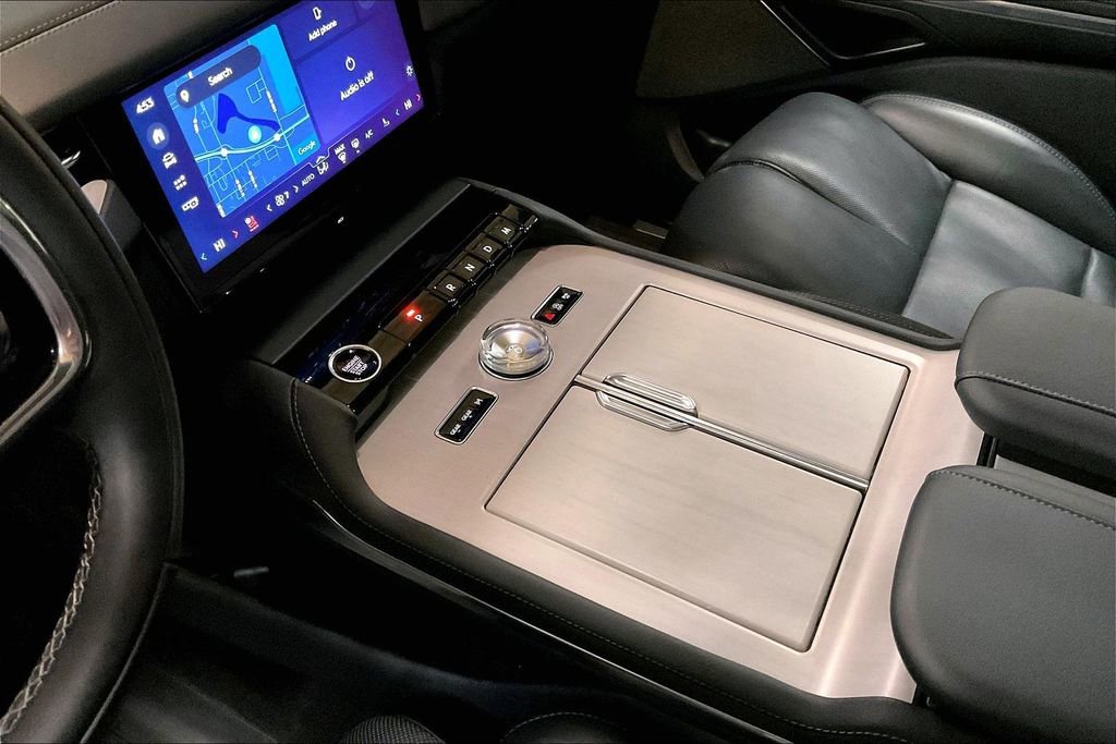 Used 2025 Lincoln Navigator L Reserve w/ Jet Appearance Package image 16