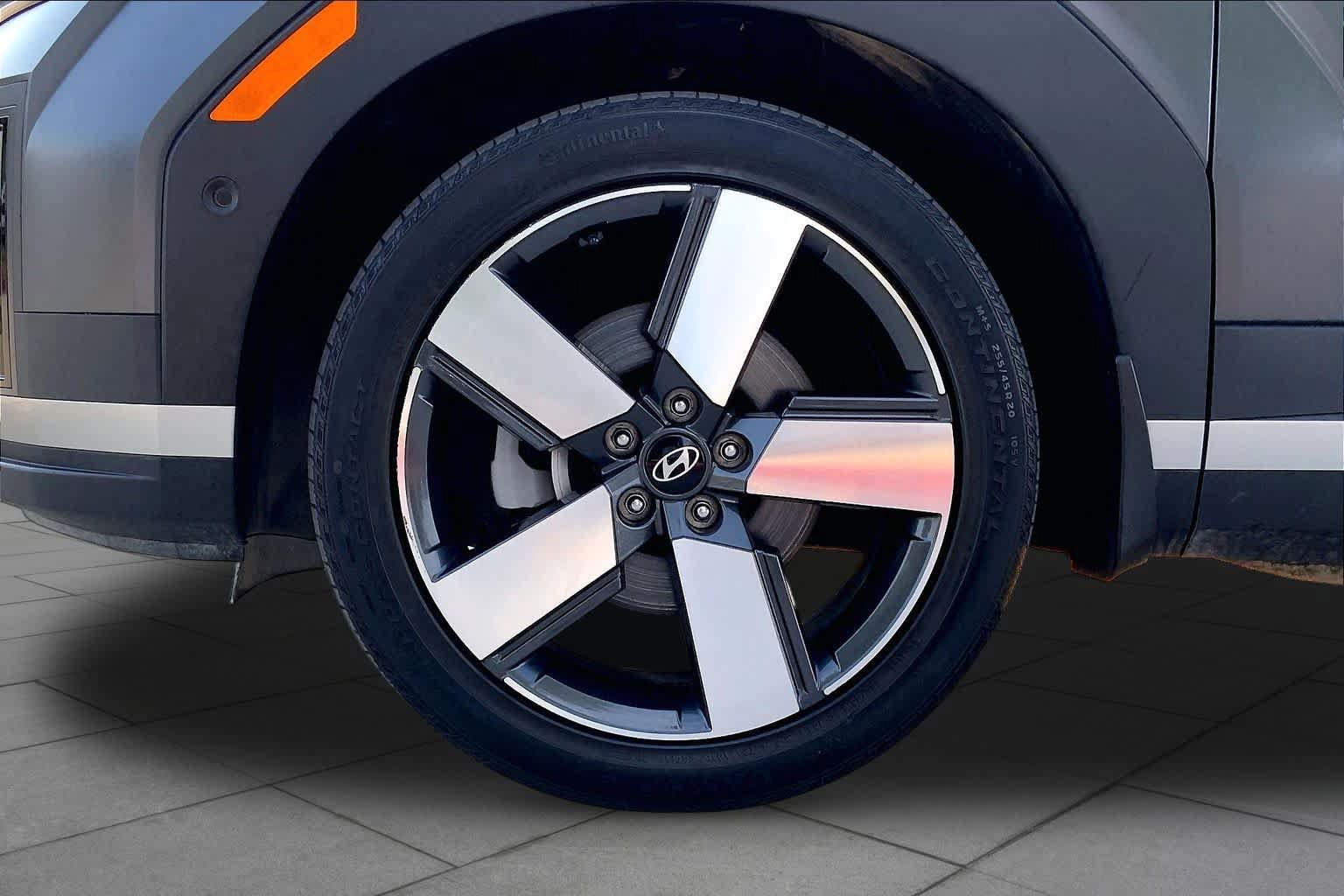 Certified 2024 Hyundai Santa Fe Limited FWD image 10