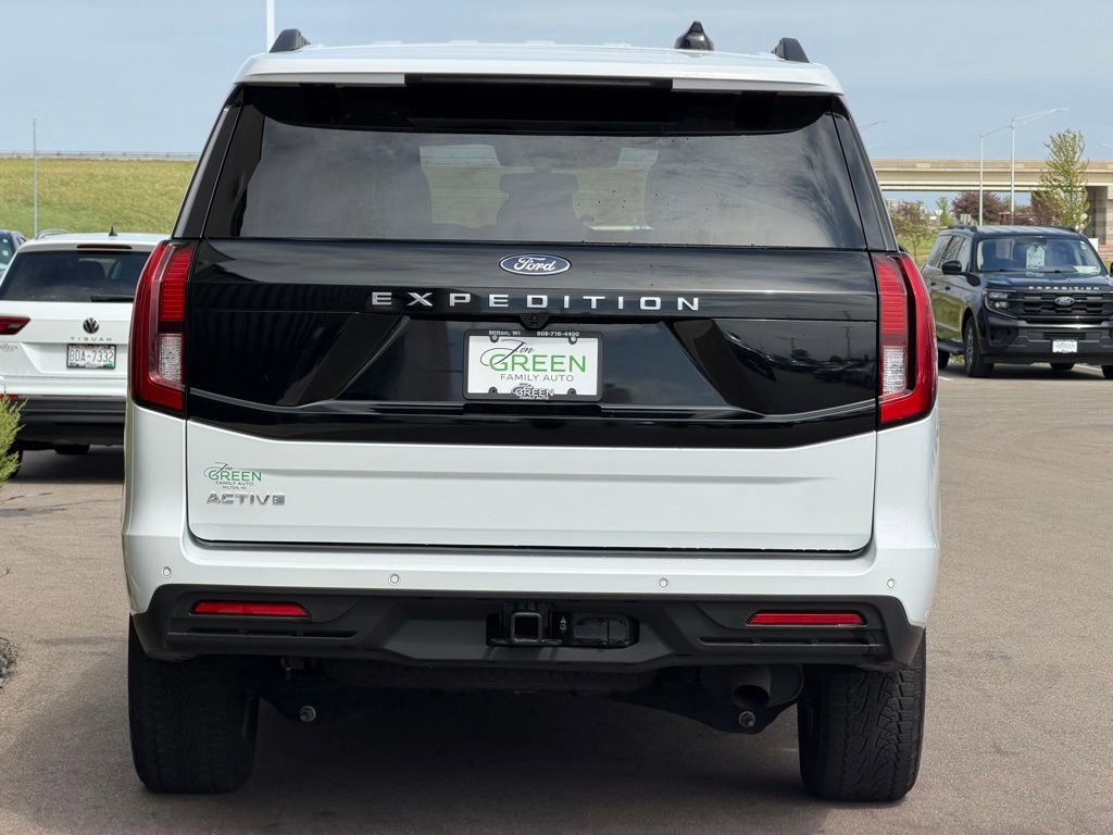 Used 2025 Ford Expedition Active AWD/4WD image 8