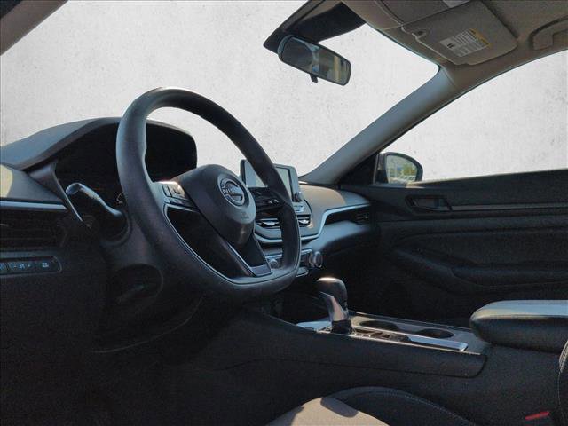 Used 2023 Nissan Altima 2.5 S FWD image 10