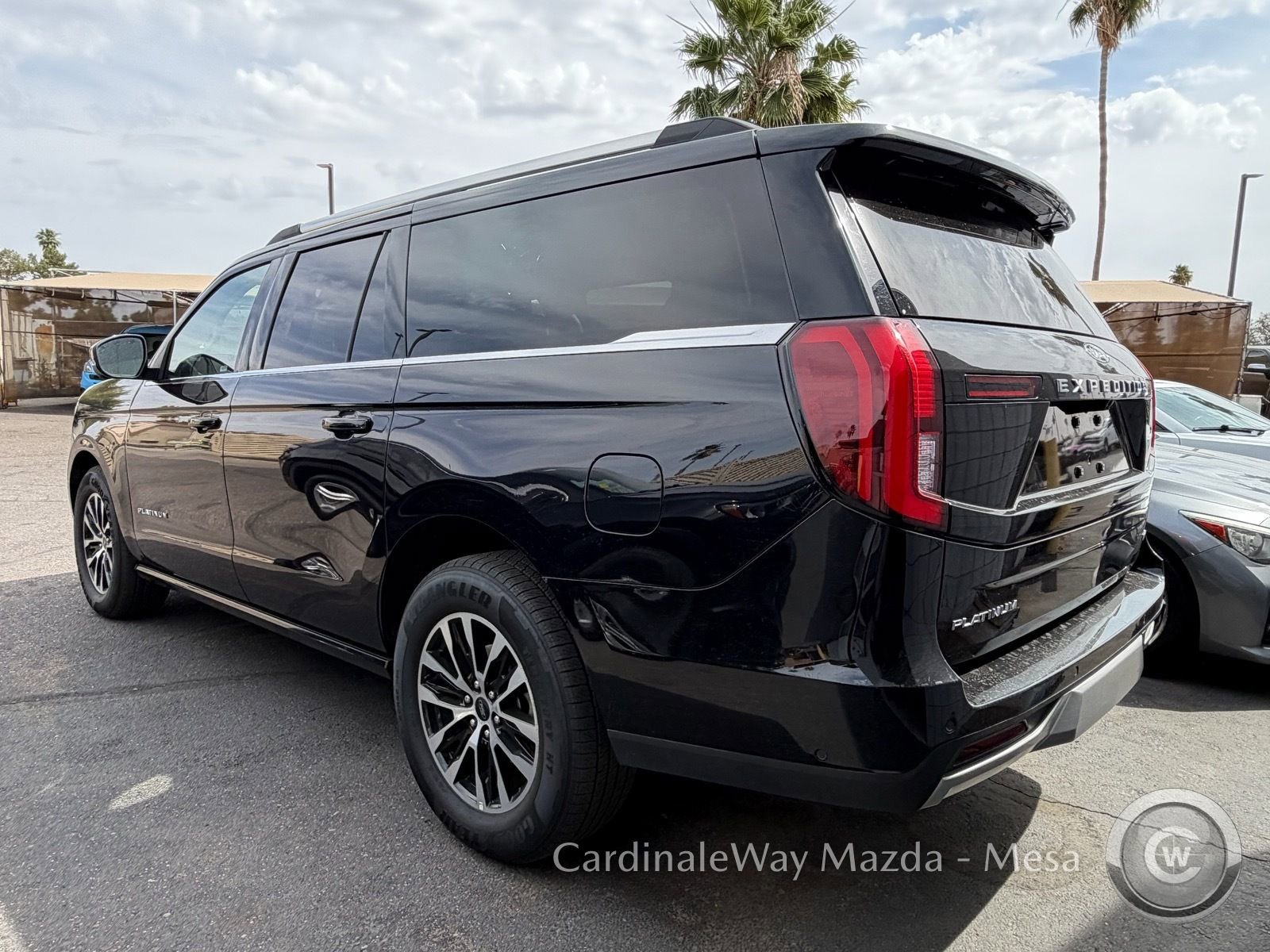 Used 2025 Ford Expedition Max Platinum AWD/4WD image 4