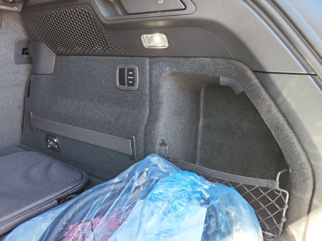 New 2026 Porsche Macan 4S Electric image 47